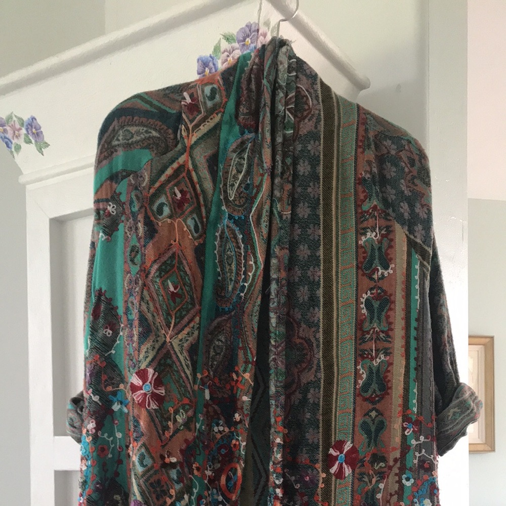 Sweater - Picture 3 of 3